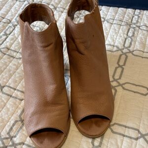 Steve Madden Tan Brown Peep-Toe Leather Booties